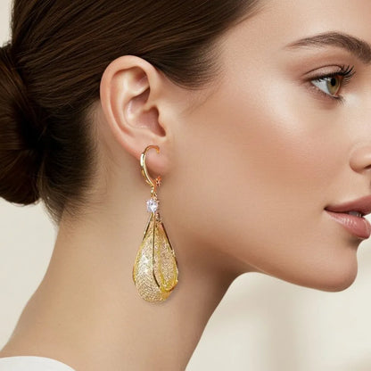 Gold Mesh Water Drop Earrings – Elegant Rhinestone Dangle Jewelry