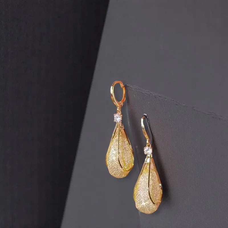 Gold Mesh Water Drop Earrings – Elegant Rhinestone Dangle Jewelry
