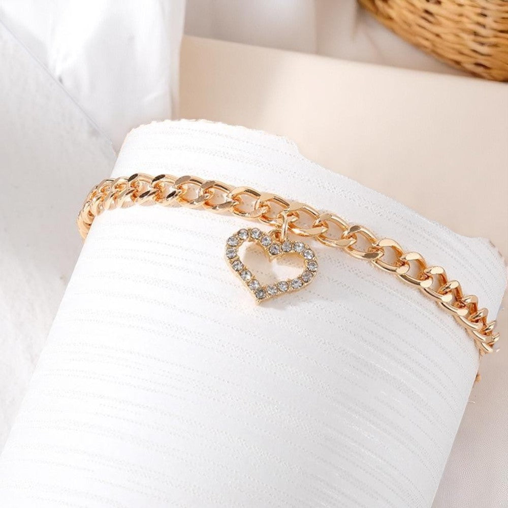 Heart Pendant Chunky Chain Bracelet – Diamond Accent