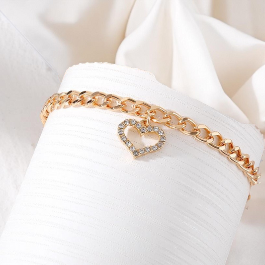 Heart Pendant Chunky Chain Bracelet – Diamond Accent