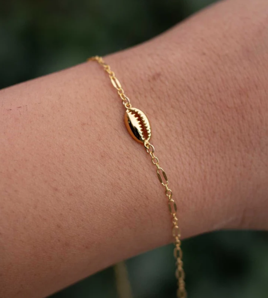 18K Gold Cowrie Shell Connector Bracelet – Boho Style