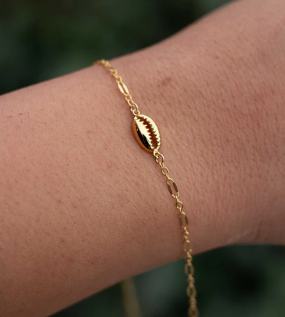 18K Gold Cowrie Shell Connector Bracelet – Boho Style